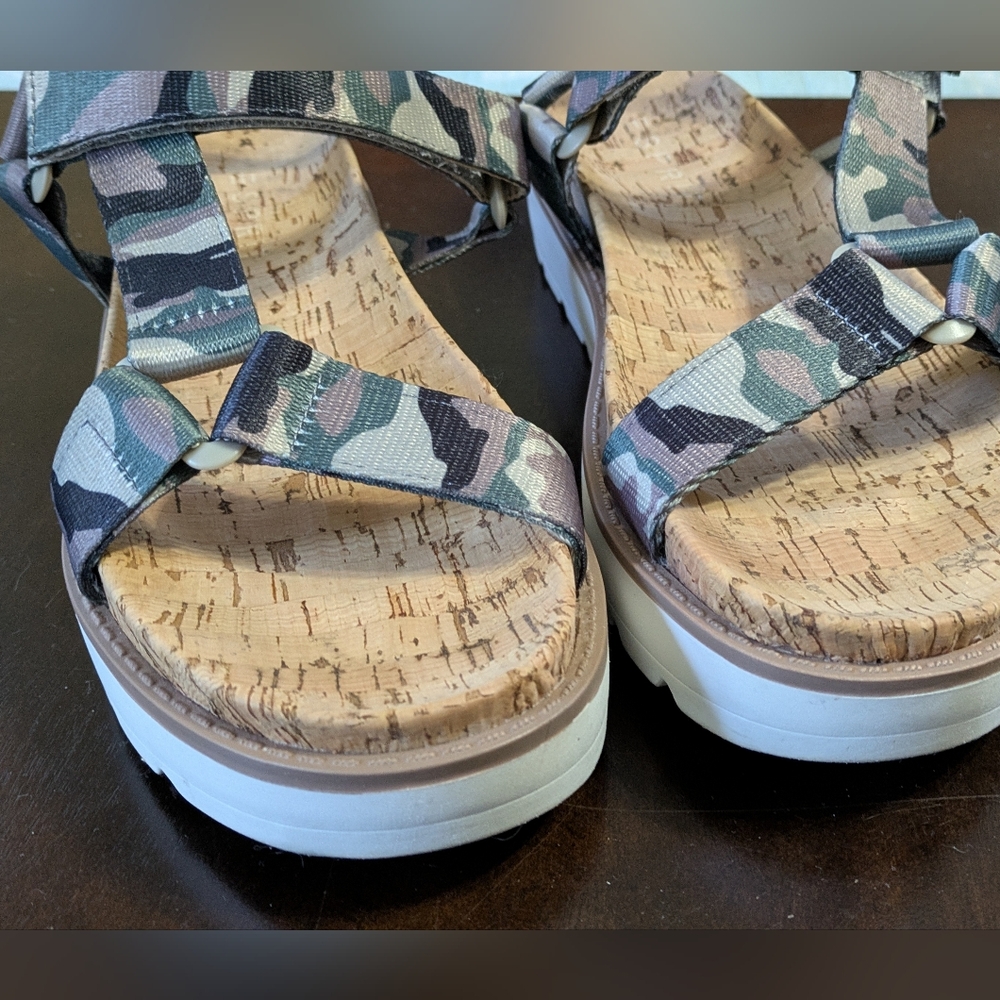 Esprit Camouflage Cork Platform Sandals. Size 8. - Picture 2 of 10
